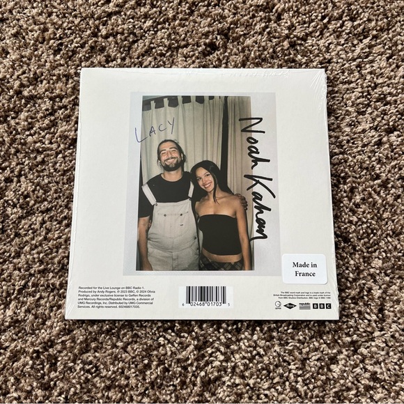 NEW 7” Olivia Rodrigo / Noah Kahan Stick Season / Lacy vinyl - Picture 2 of 5